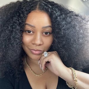 Meet your Posher, Deirdra